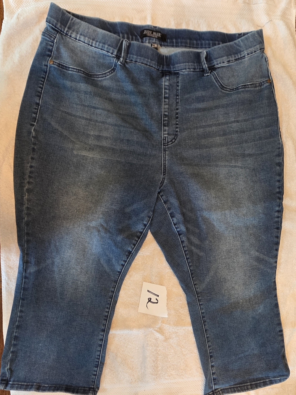 Judy Blue 22W Pull-On Skinny Capris